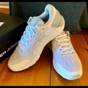 NWT Under Armour Women’s Charged Rogue Shoes 8M